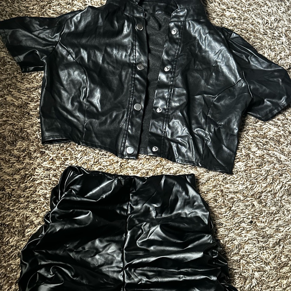SHEIN Black Faux Leather Set